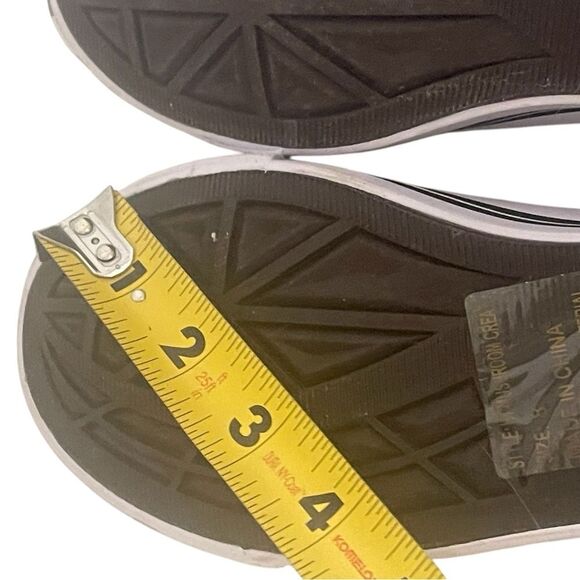 Hot Topic Hi Sneaker Green Bunny Mushroom Frog Womens Size 8 RARE - Picture 12 of 14